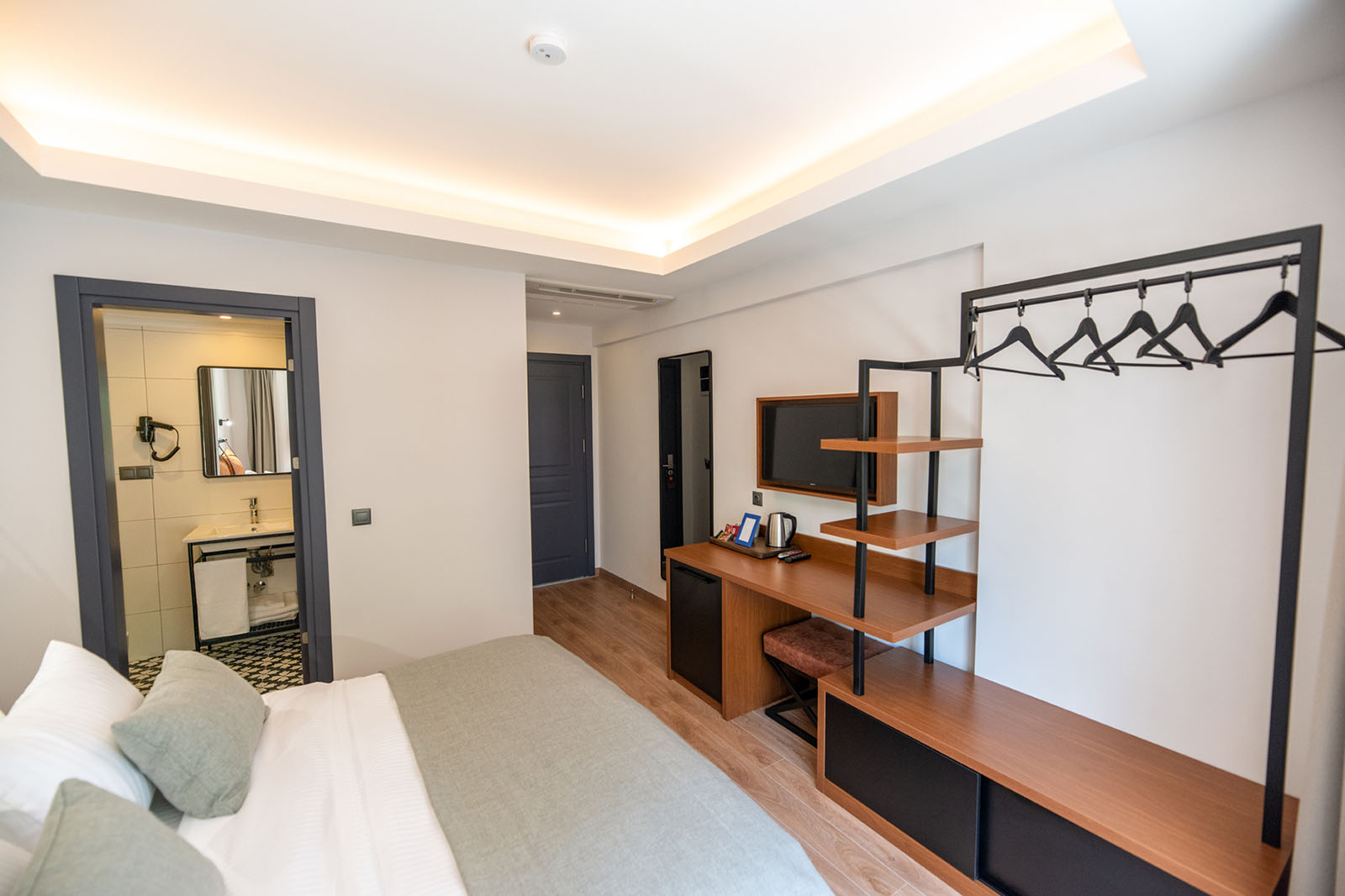 Land View Room — Lafarine Rooms
